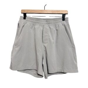 Lululemon Men’s Pace Breaker Linerless Shorts 5" Inseam Gray Pockets Size medium